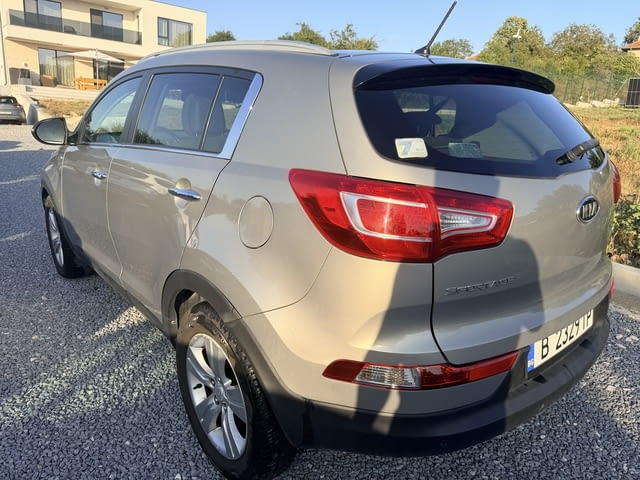 Kia Spotage 2.0 CRDI 4x4 автоматик 136 кс., 231000 км, панорама, 2011г., евро 5, обслужена, поддържа - снимка 8