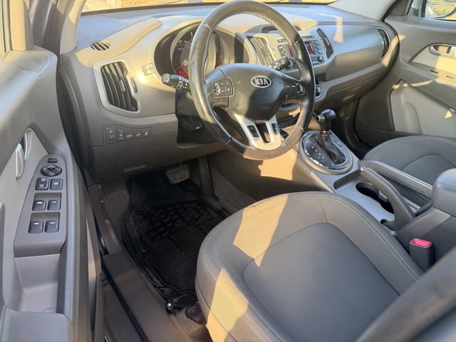 Kia Spotage 2.0 CRDI 4x4 автоматик 136 кс., 231000 км, панорама, 2011г., евро 5, обслужена, поддържа - снимка 11