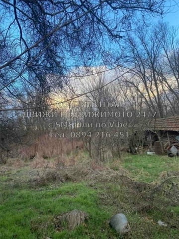 Код 62382. Стара едноетажна керпичена къща 40м2 с голям двор 1850м2. Имотът се намира в източния кра - снимка 4