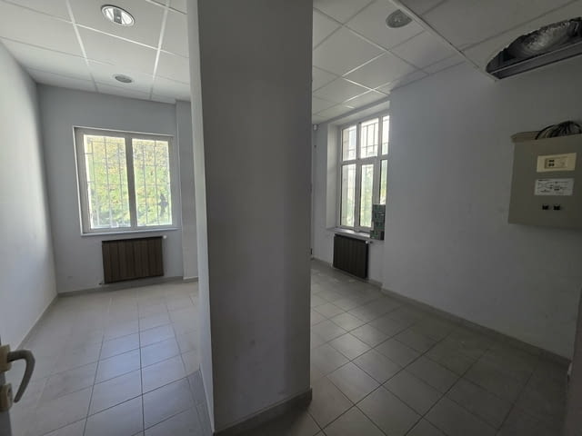 Офис под наем в Топ Център, Хасково 350 м2 - град Хасково | Офиси - снимка 3