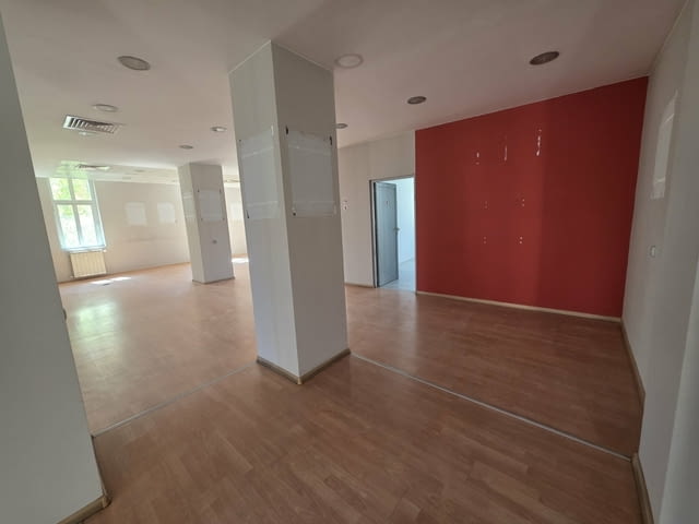 Офис под наем в Топ Център, Хасково 350 м2 - град Хасково | Офиси - снимка 11