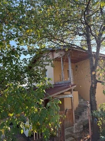 Парцел с къща и стопанска сграда в с. Зайчари, обл. Сливен, village Zaychari - снимка 1