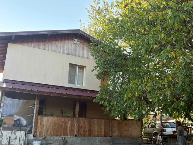 Парцел с къща и стопанска сграда в с. Зайчари, обл. Сливен, village Zaychari - снимка 2
