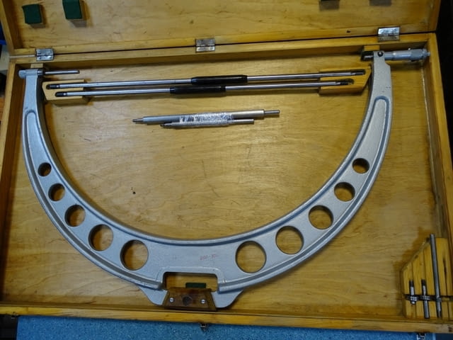 Микрометър DDR outside micrometer 600-700mm - град Пловдив | Инструменти - снимка 2