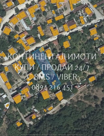 Код 70056. Двуетажна вила 60м2 и лицев гараж 22м2 в горната част на селото в голям парцел 960м2. Пар - снимка 1