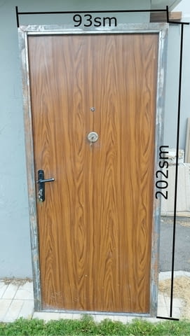 Метална входна врата с каса - лява 93/202см - град София | Дограми / Врати - снимка 1