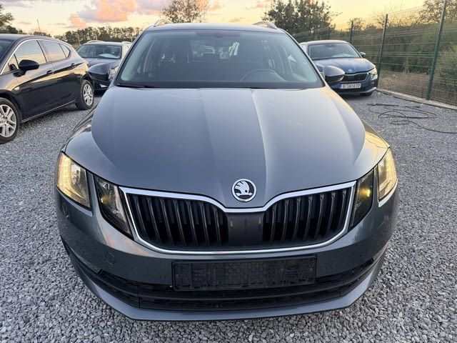 Skoda Octavia комби 1.5 TSI 150 кс., автоматик, 2020 г., евро 6, 2 ключа, теглич, много добро състоя - снимка 2
