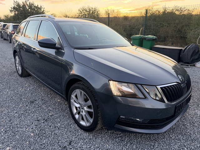 Skoda Octavia комби 1.5 TSI 150 кс., автоматик, 2020 г., евро 6, 2 ключа, теглич, много добро състоя - снимка 3