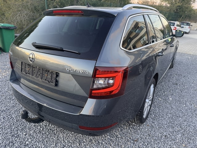 Skoda Octavia комби 1.5 TSI 150 кс., автоматик, 2020 г., евро 6, 2 ключа, теглич, много добро състоя - снимка 8