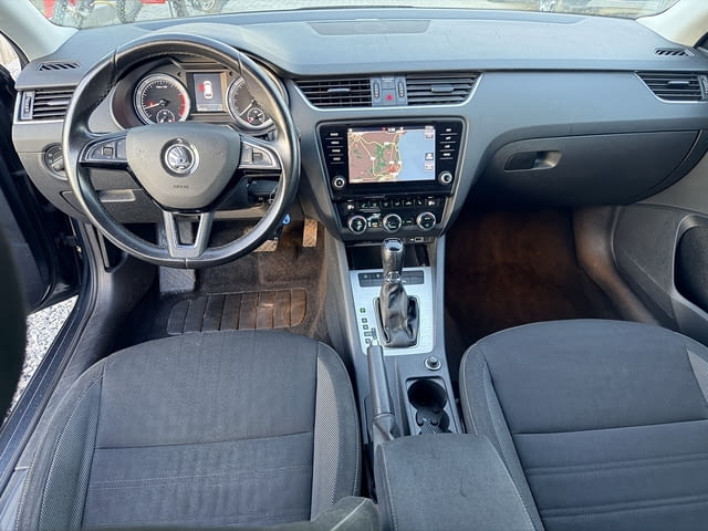 Skoda Octavia комби 1.5 TSI 150 кс., автоматик, 2020 г., евро 6, 2 ключа, теглич, много добро състоя - снимка 10