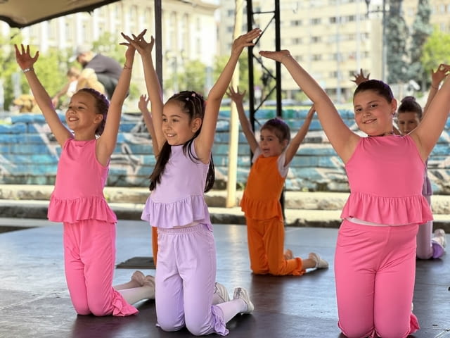 Модерни, K-POP, Съвременни, MTV танци в "СОФИСТИК-ЖИВО", city of Sofia | Modern Dance - снимка 3