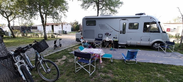 Кемпер HYMER B614 SL Lang 2009 - интегриран клас А, богато оборудван - снимка 2