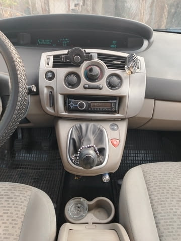 Продавам Рено Сценик 1.5 дци 2006 г. Renault, Scenic, Дизел - село Хрищени | Автомобили / Джипове - снимка 6