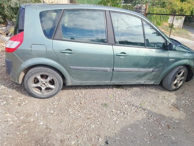 Продавам Рено Сценик 1.5 дци 2006 г. Renault, Scenic, Дизел - село Хрищени | Автомобили / Джипове - снимка 8