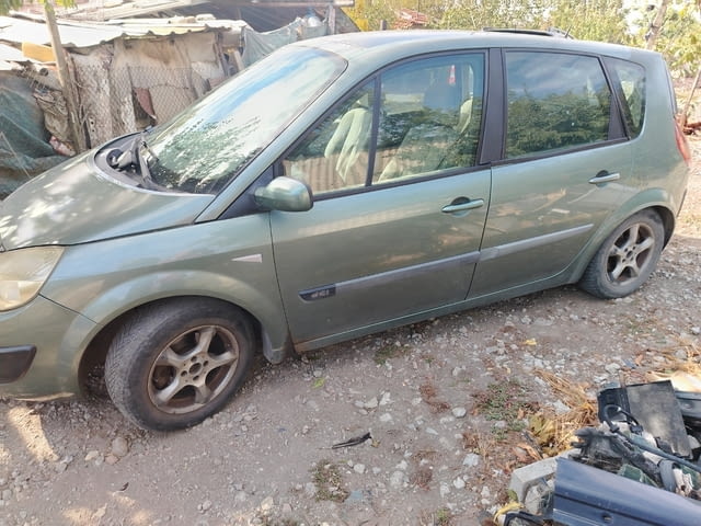 Продавам Рено Сценик 1.5 дци 2006 г. Renault, Scenic, Дизел - село Хрищени | Автомобили / Джипове - снимка 10