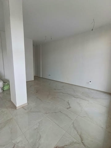 Даваме под наем търговско помещение в кв. Смирненски 1-стаен, 50 м2, Тухла - град Пловдив | Офиси - снимка 2