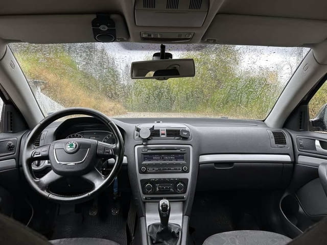 Skoda Octavia 1.6TDI Дизел, Ръчна, Комби - град Троян | Автомобили / Джипове - снимка 9