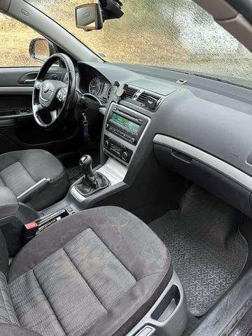 Skoda Octavia 1.6TDI Дизел, Ръчна, Комби - град Троян | Автомобили / Джипове - снимка 10