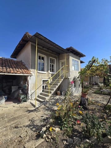 Къща в село Стрелци с канализация 2-floor, Girder, 1140 m2 - village Strеltsi | Houses & Villas - снимка 3