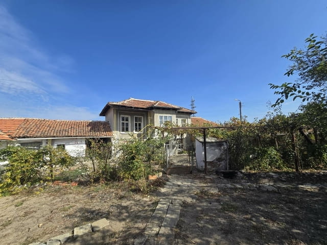 Къща в село Стрелци с канализация 2-floor, Girder, 1140 m2 - village Strеltsi | Houses & Villas - снимка 4