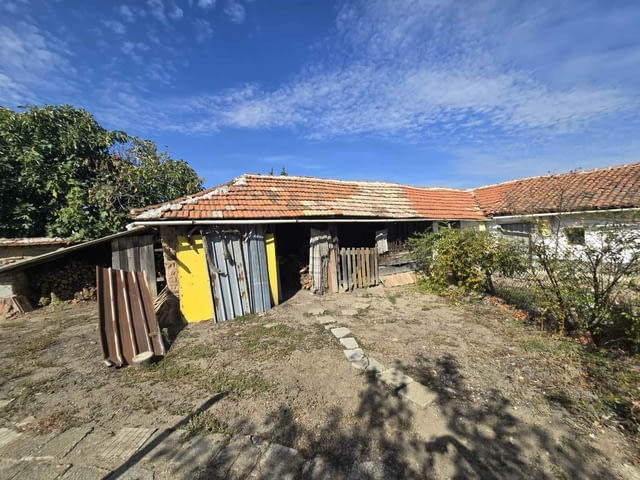 Къща в село Стрелци с канализация 2-floor, Girder, 1140 m2 - village Strеltsi | Houses & Villas - снимка 9