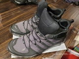 Мъжки туристически обувки adidas Terrex Swift R2 Mid GTX.