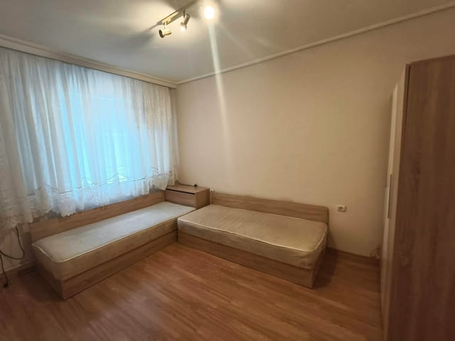 Даваме под наем 4-стаен апартамент в Кърпияка 115 м2, Тухла, Асансьор, С паркинг - град Пловдив | Апартаменти - снимка 9