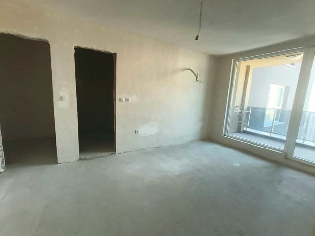Продаваме тристаен апартамент в Кършияка 3-стаен, 112 м2, Тухла - град Пловдив | Апартаменти - снимка 2