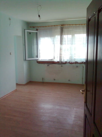 Продавам масивна триетажна къща с двор и два гаража в град Свищов - 215 000 € - снимка 10