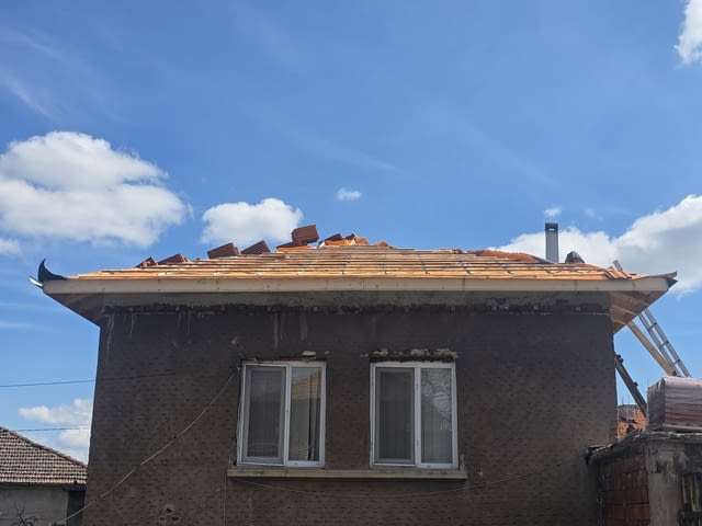 Смяна и пренареждане на керемиди - city of Kyustendil | Renovations - снимка 3