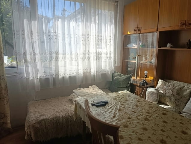 Даваме под наем двустаен апартамент в Кършияка 2-стаен, 65 м2, Тухла - град Пловдив | Апартаменти - снимка 1